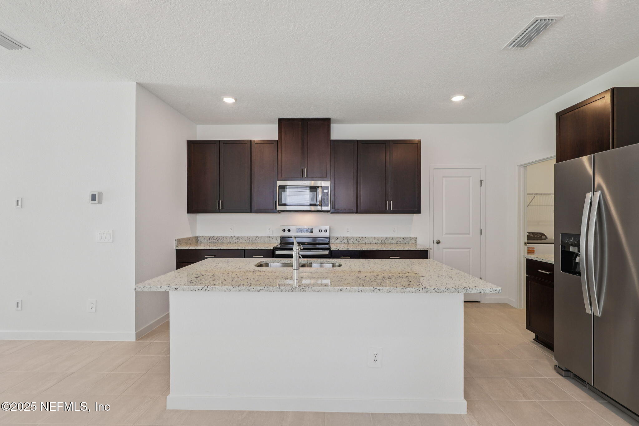7351 QUEENSGATE Circle
