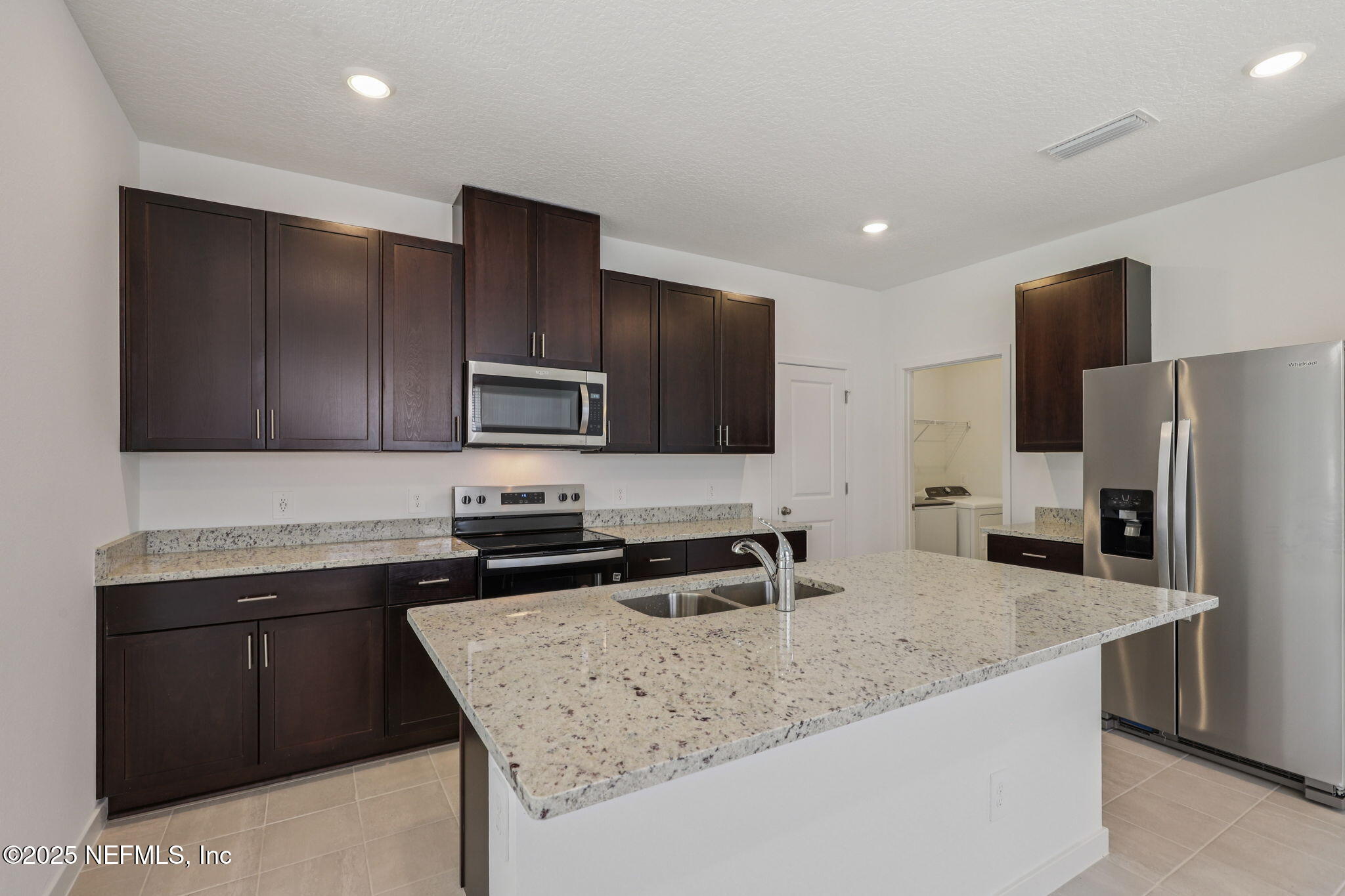 7351 QUEENSGATE Circle