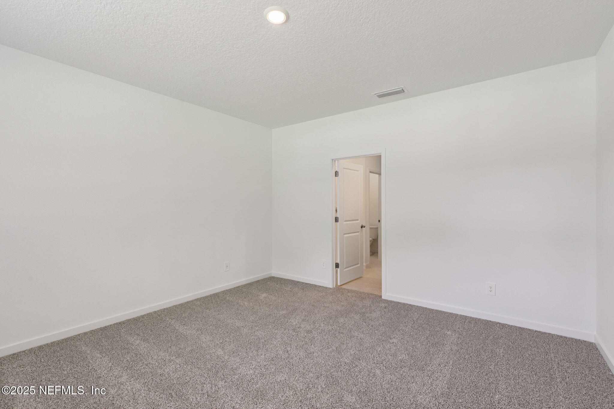 7351 QUEENSGATE Circle