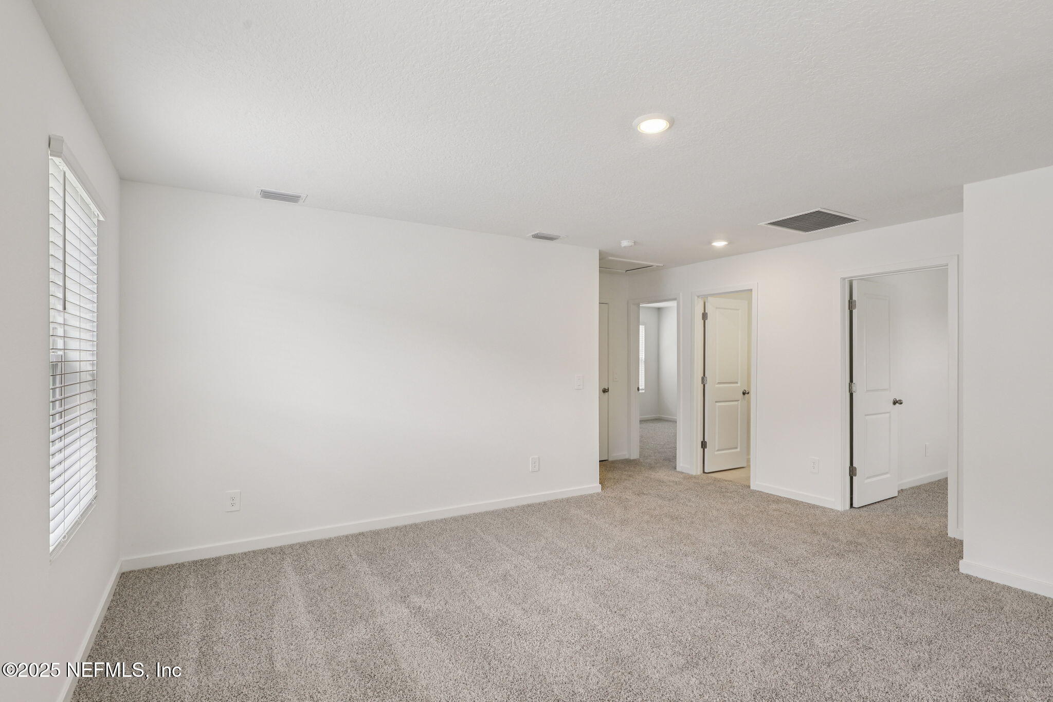 7351 QUEENSGATE Circle