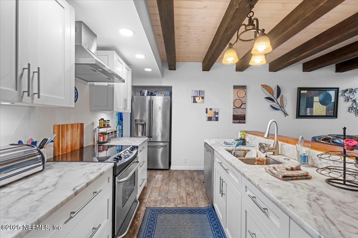 4315 LAZY ACRES Road