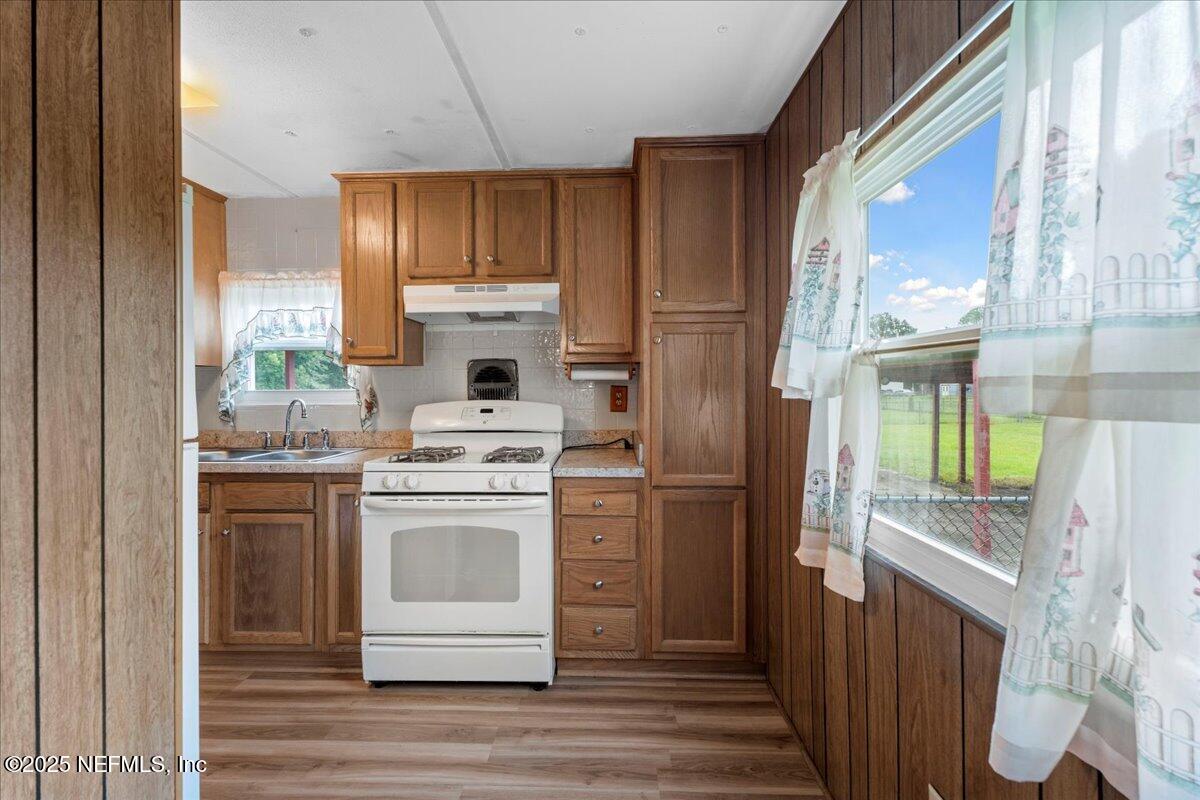 1541 JONES Road