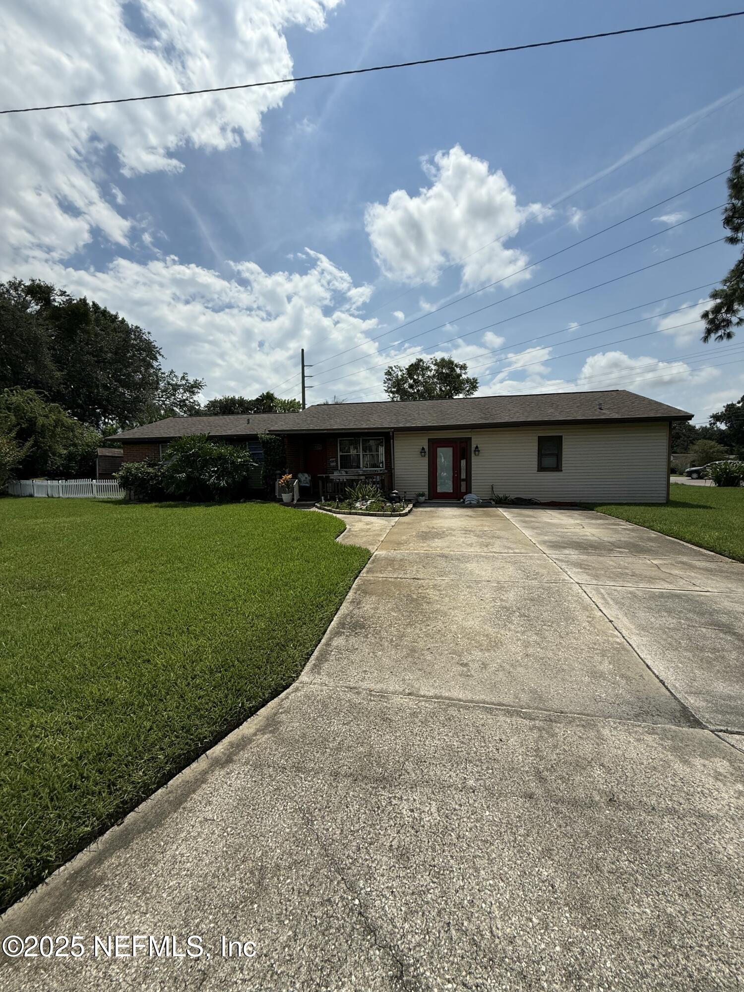 850 HOLLY Drive