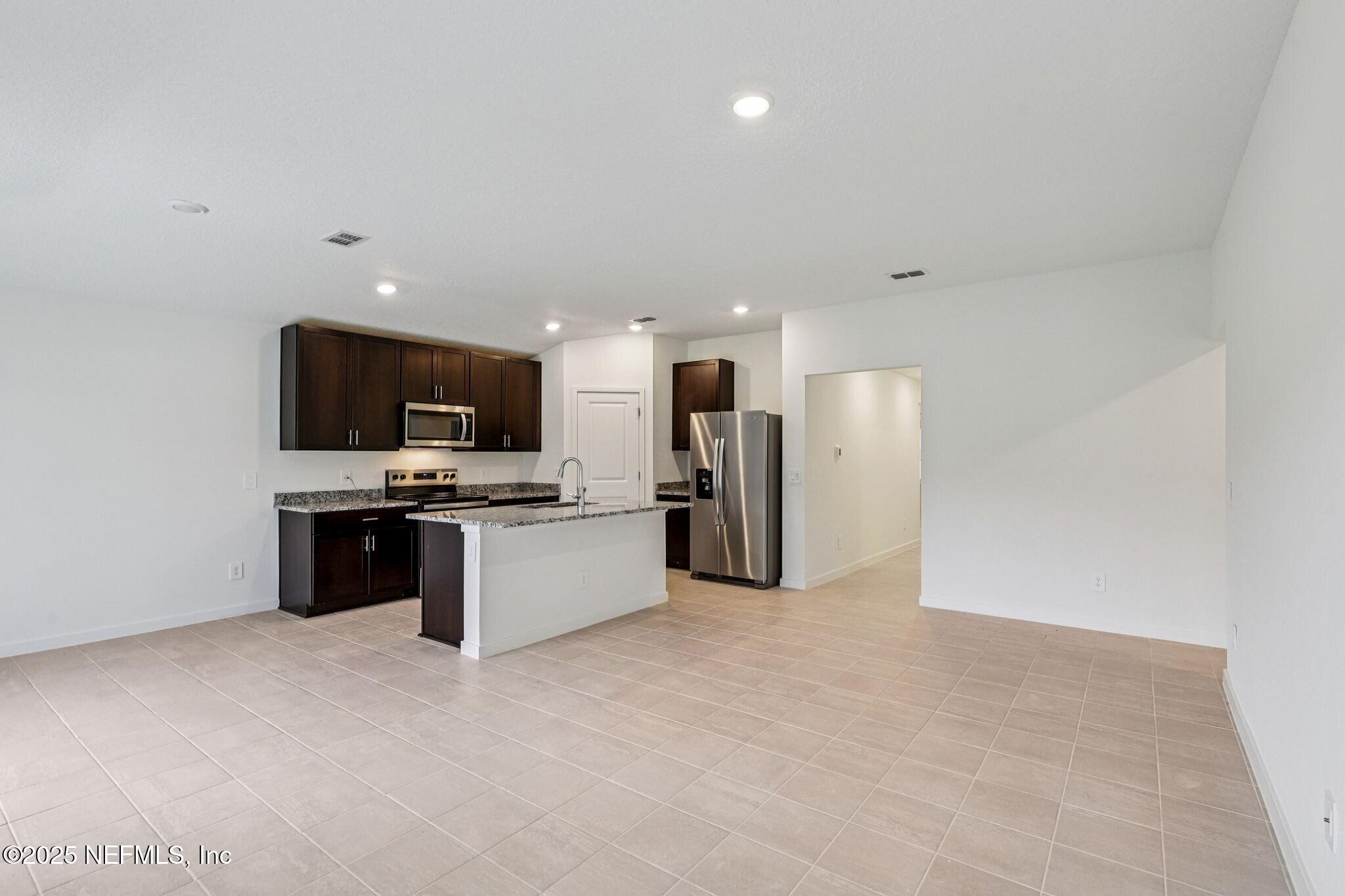7790 CAHILL Lane