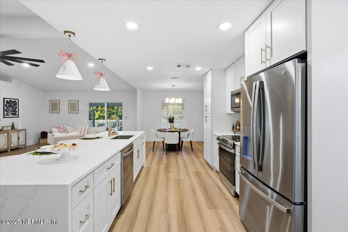 320 CAROLINA JASMINE Lane, St. Johns