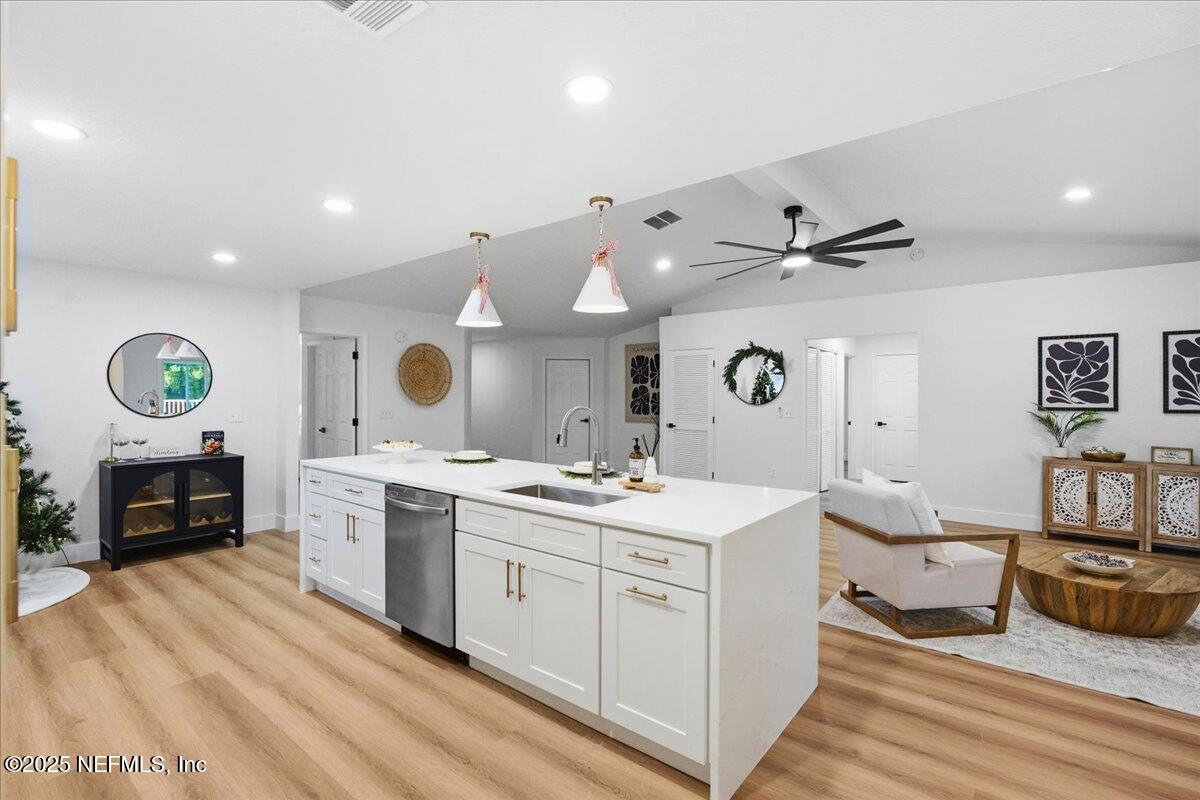 320 CAROLINA JASMINE Lane, St. Johns