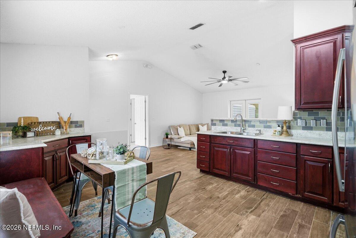 425 3RD Street W
