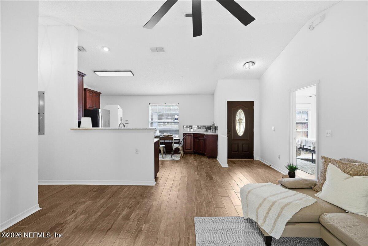 425 3RD Street W