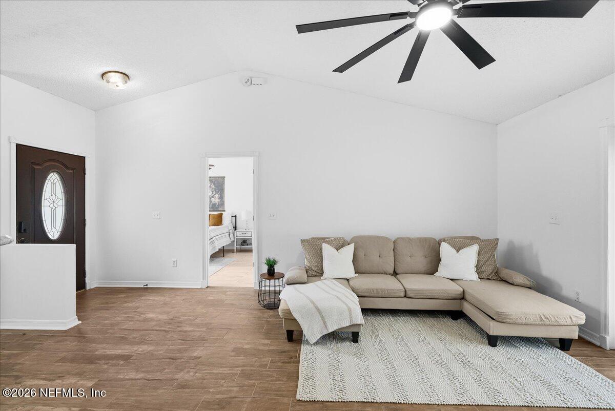 425 3RD Street W