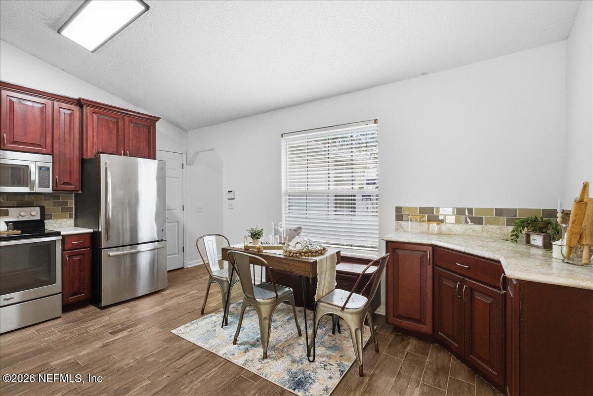 425 3RD Street W
