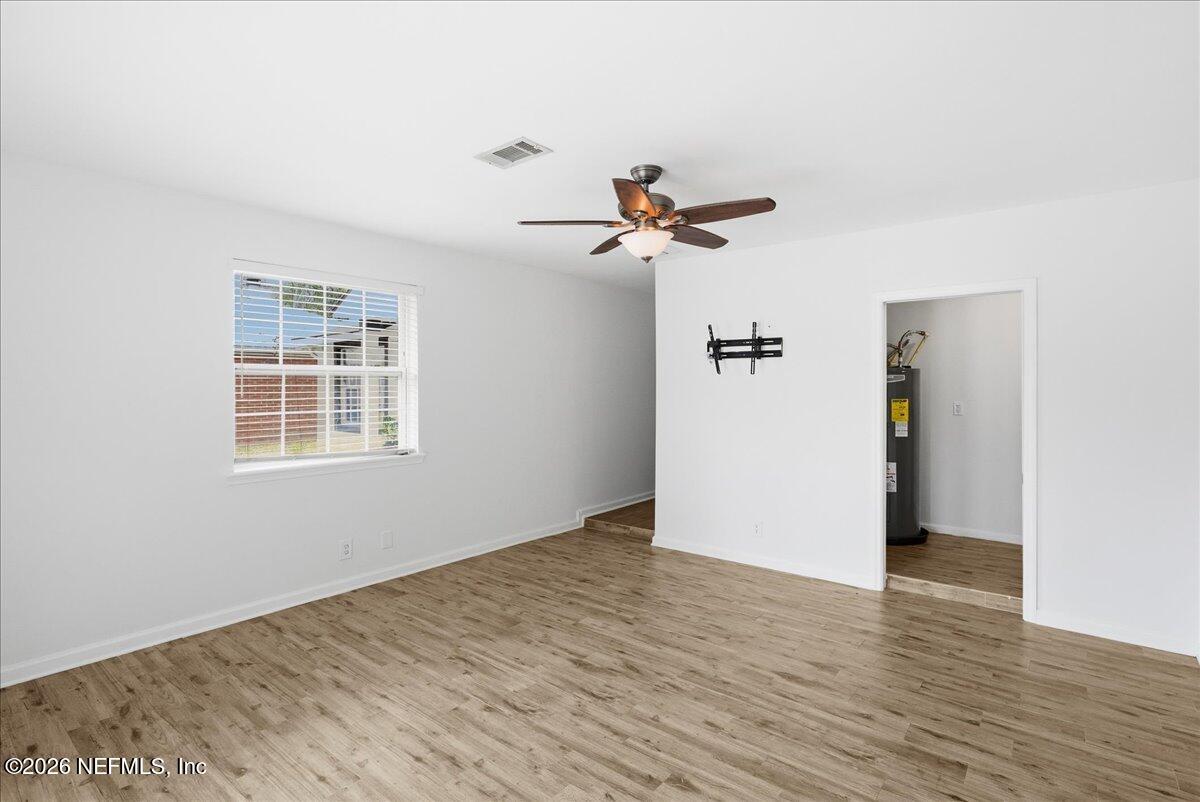 425 3RD Street W