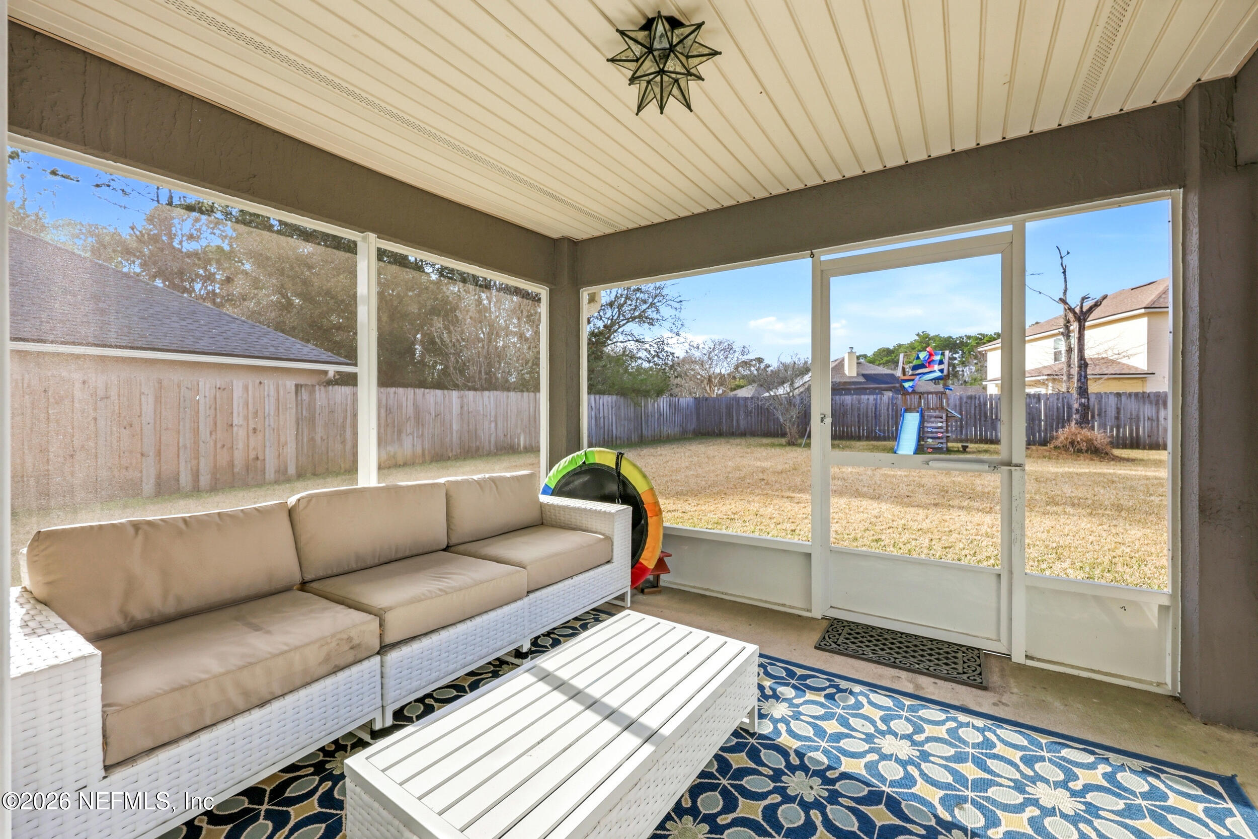 1405 W CHINABERRY Court, St. Johns