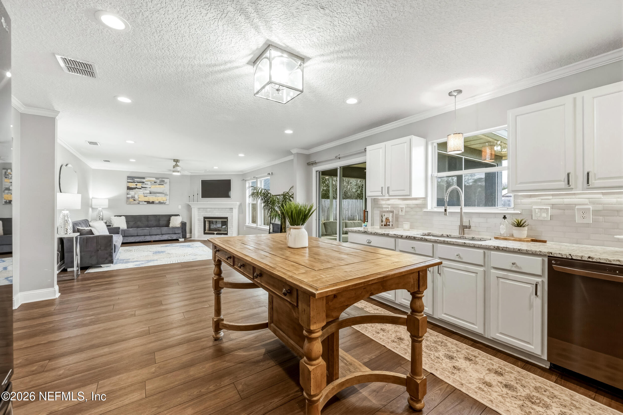 1405 W CHINABERRY Court, St. Johns