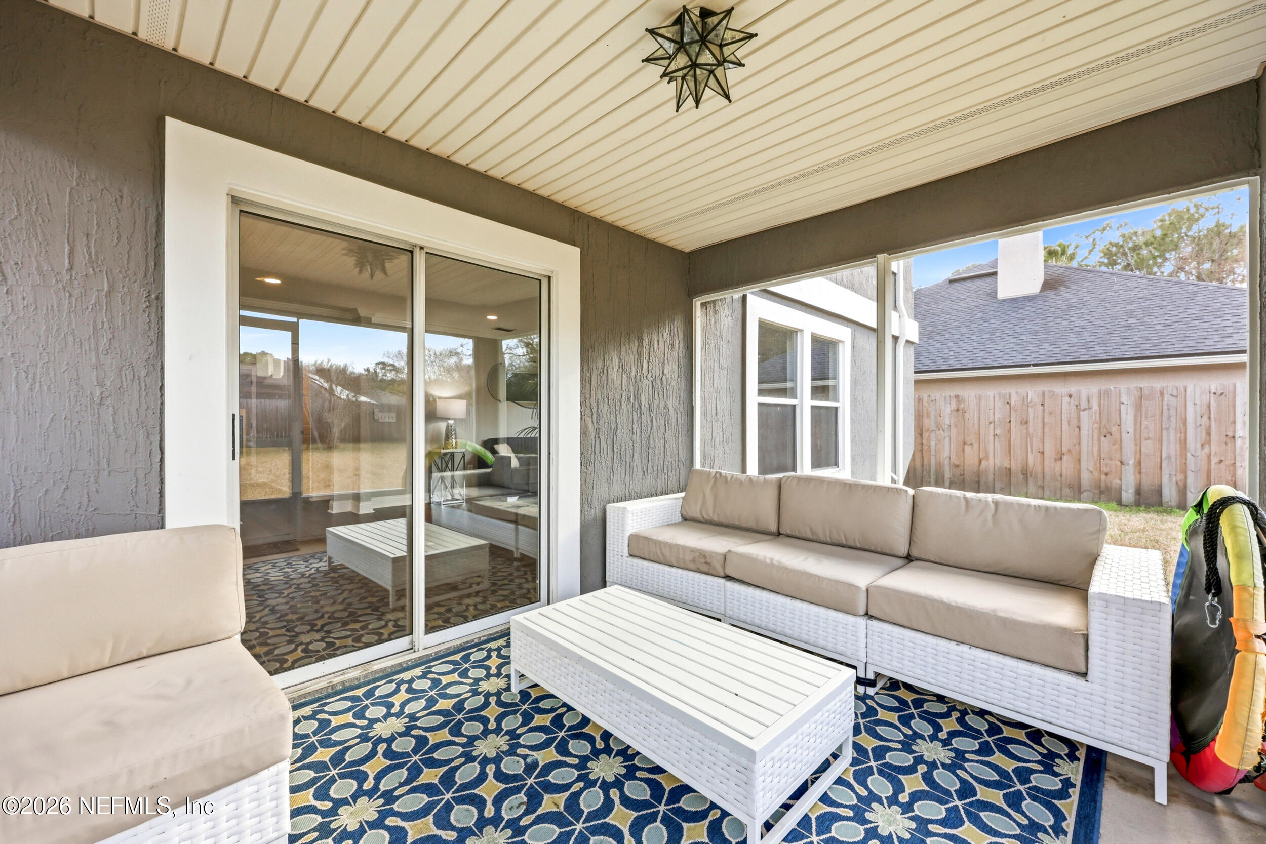 1405 W CHINABERRY Court, St. Johns