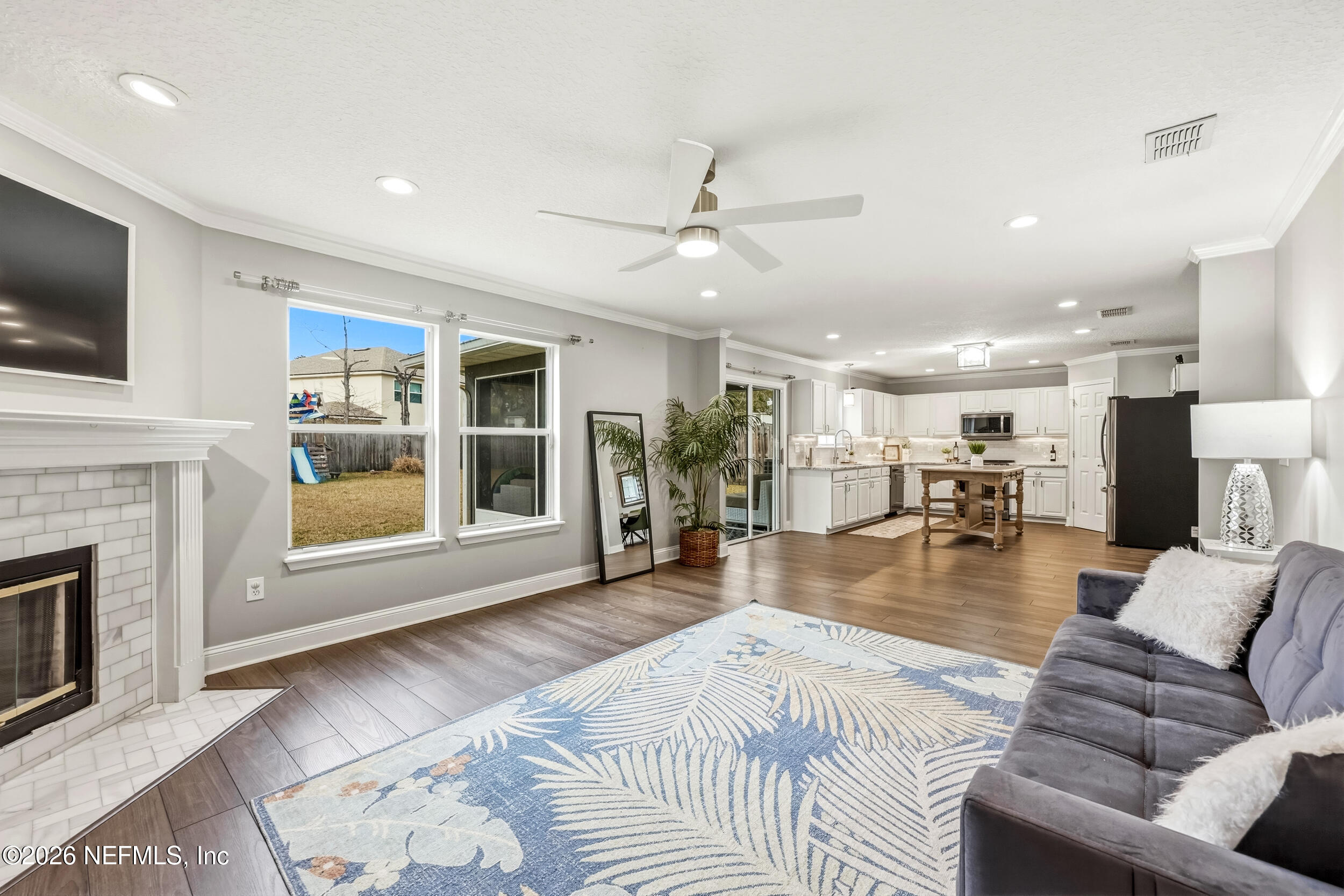 1405 W CHINABERRY Court, St. Johns