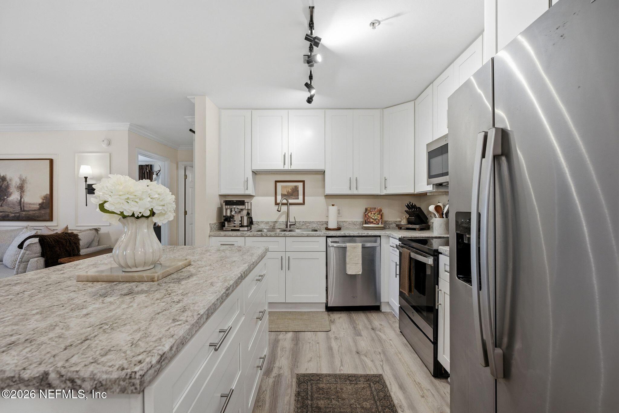 3591 KERNAN Boulevard S 812