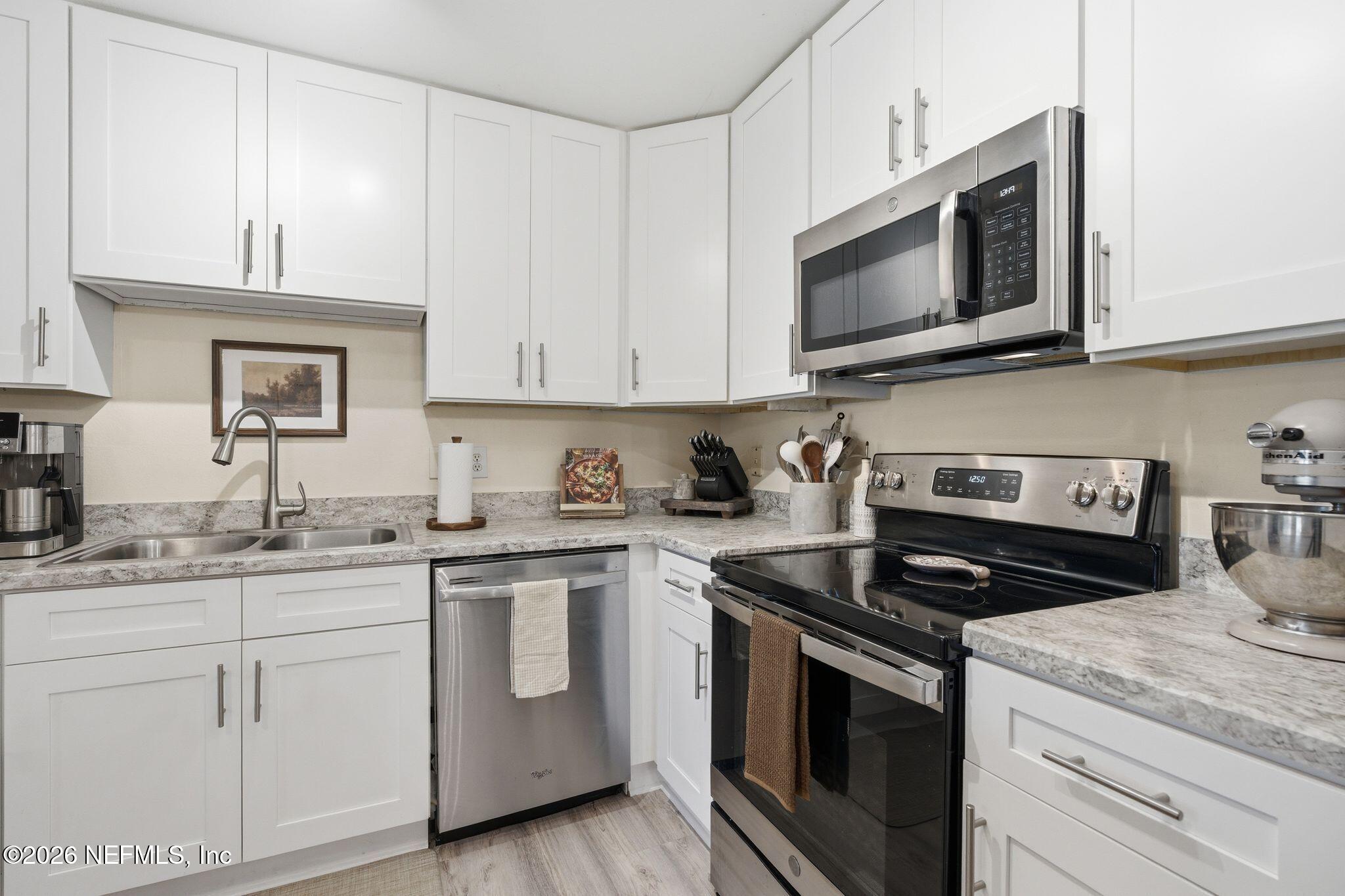 3591 KERNAN Boulevard S 812