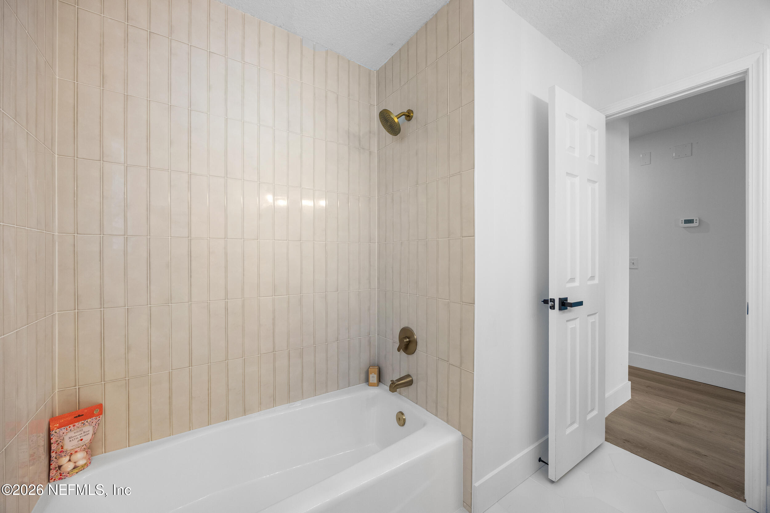 9062 MOORGATE Court