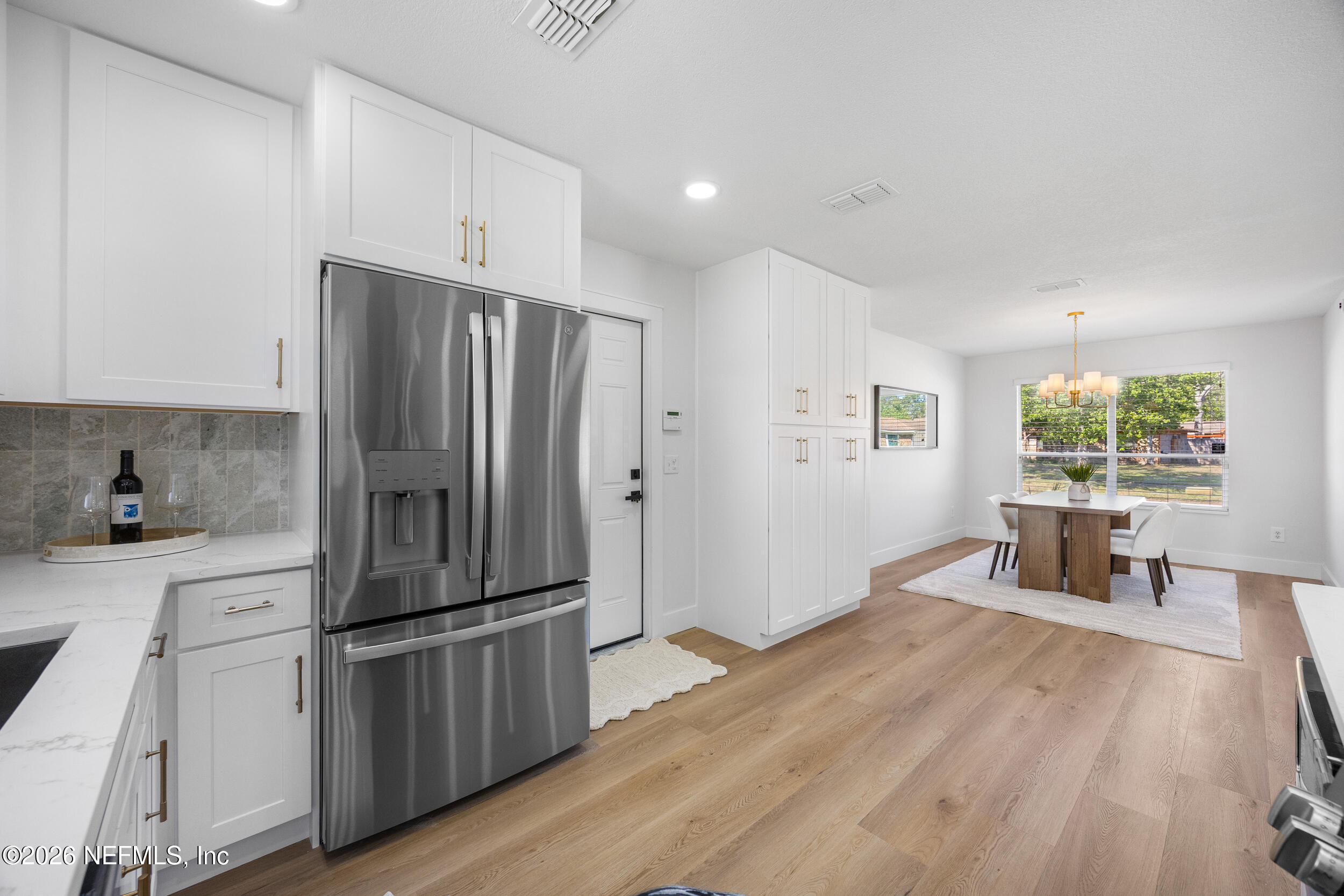 9062 MOORGATE Court