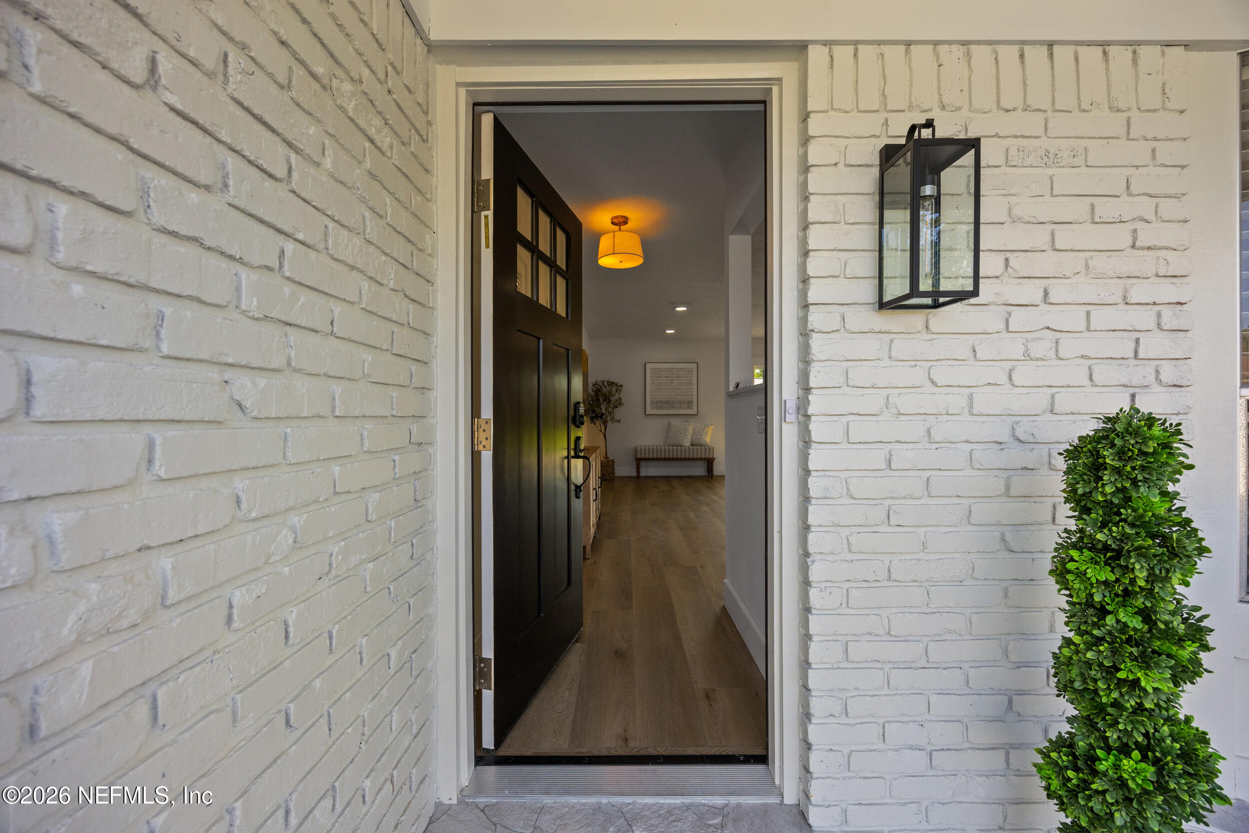 9062 MOORGATE Court