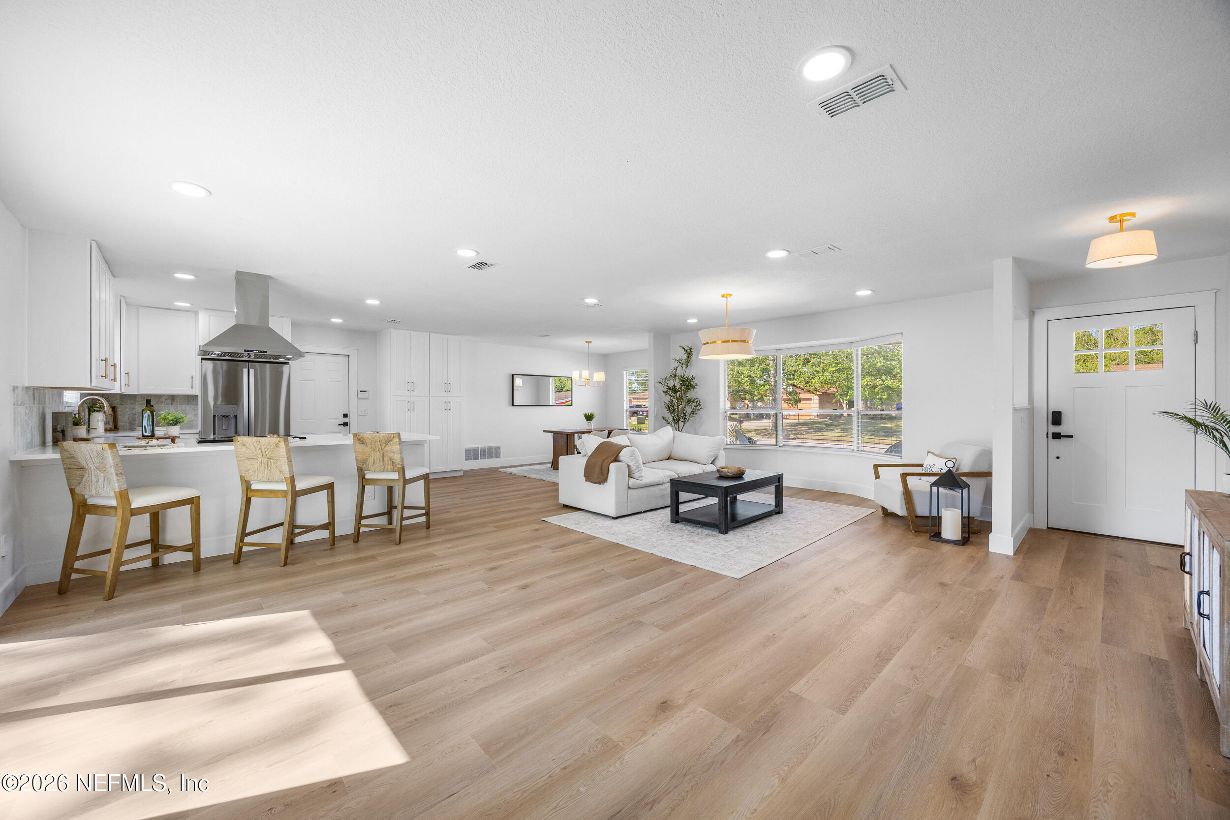 9062 MOORGATE Court