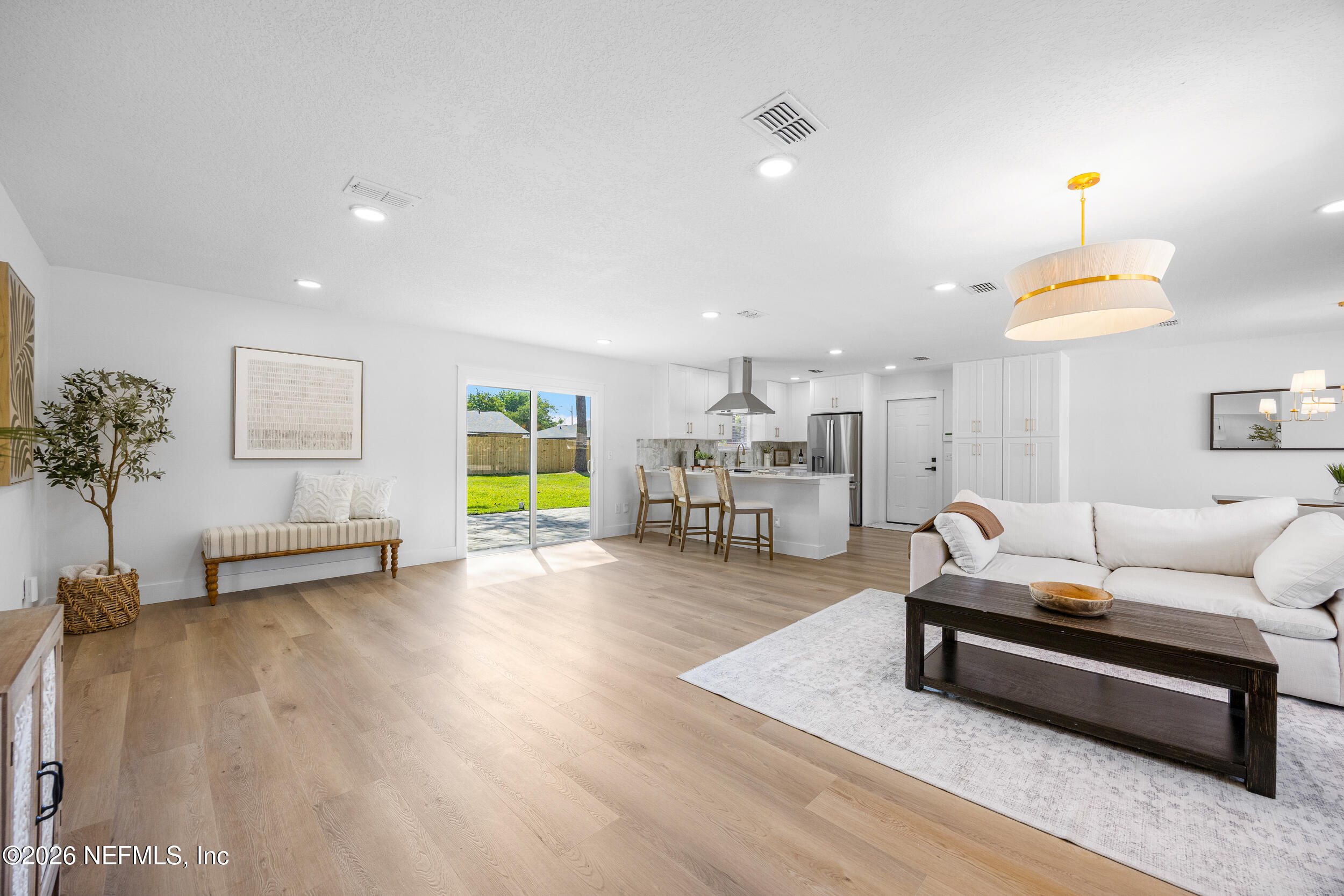 9062 MOORGATE Court