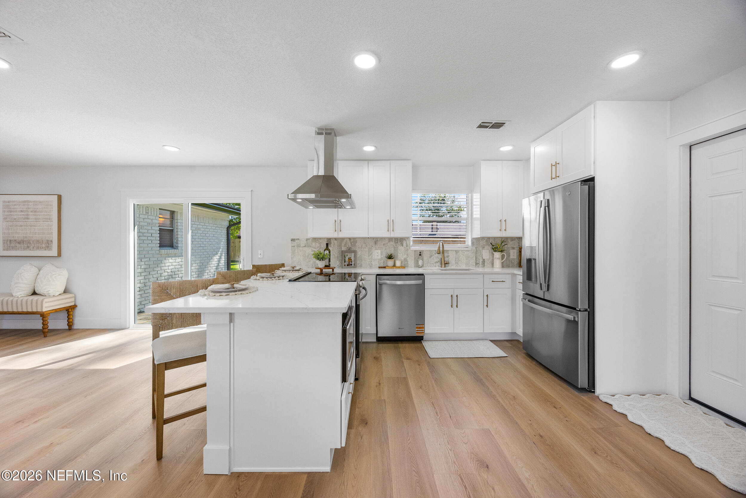 9062 MOORGATE Court