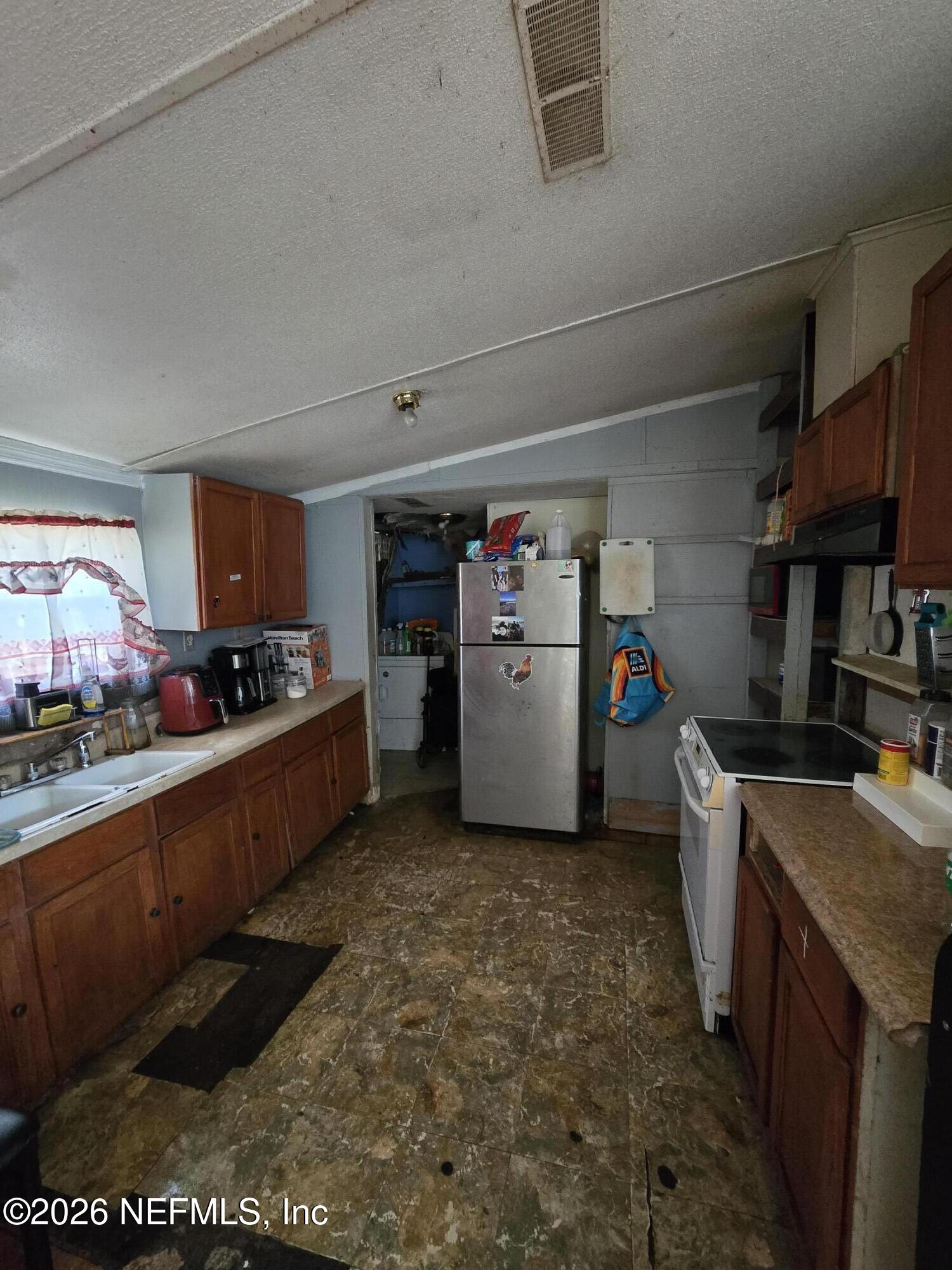 120 CLINE Avenue