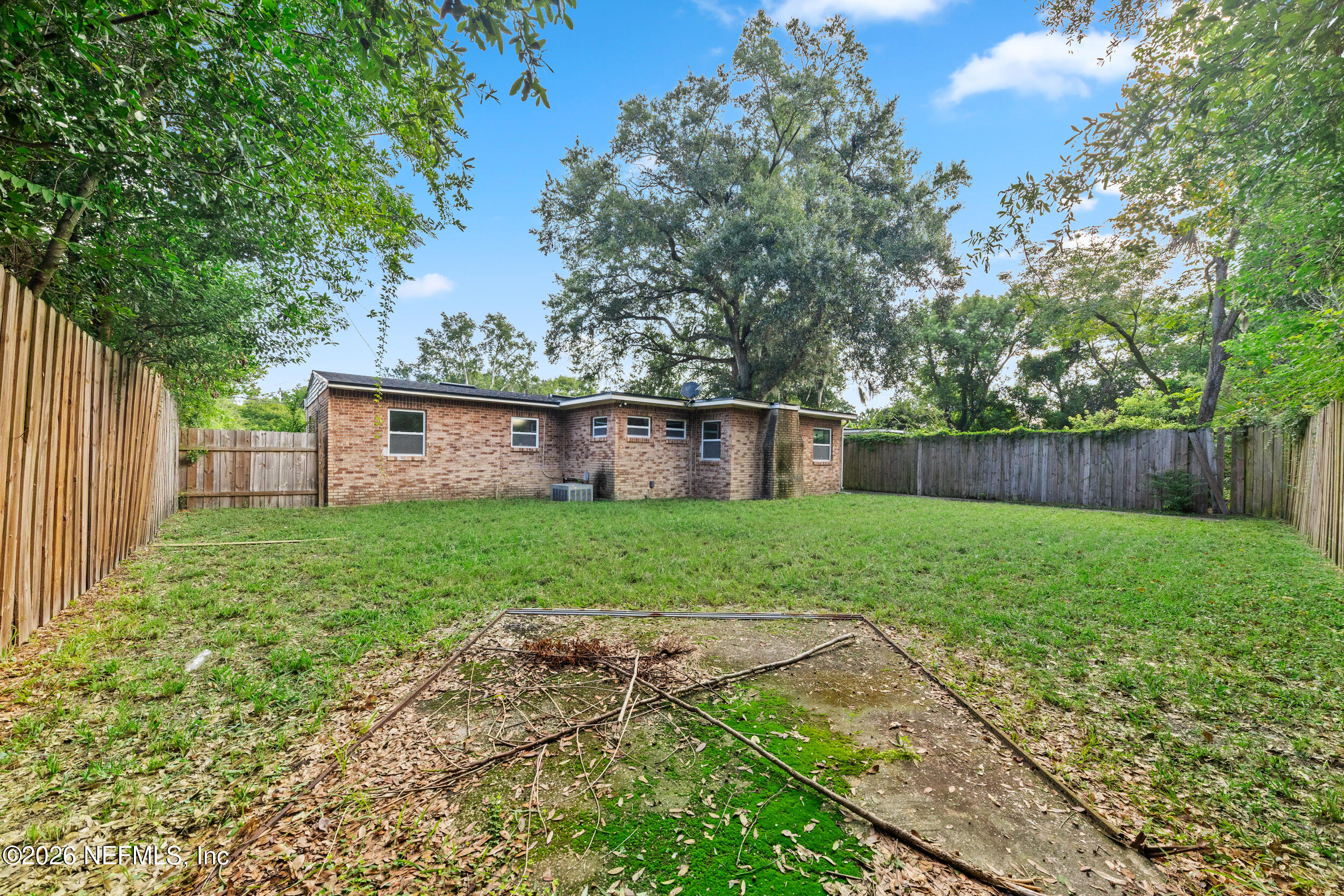 3639 RENDALE Drive N