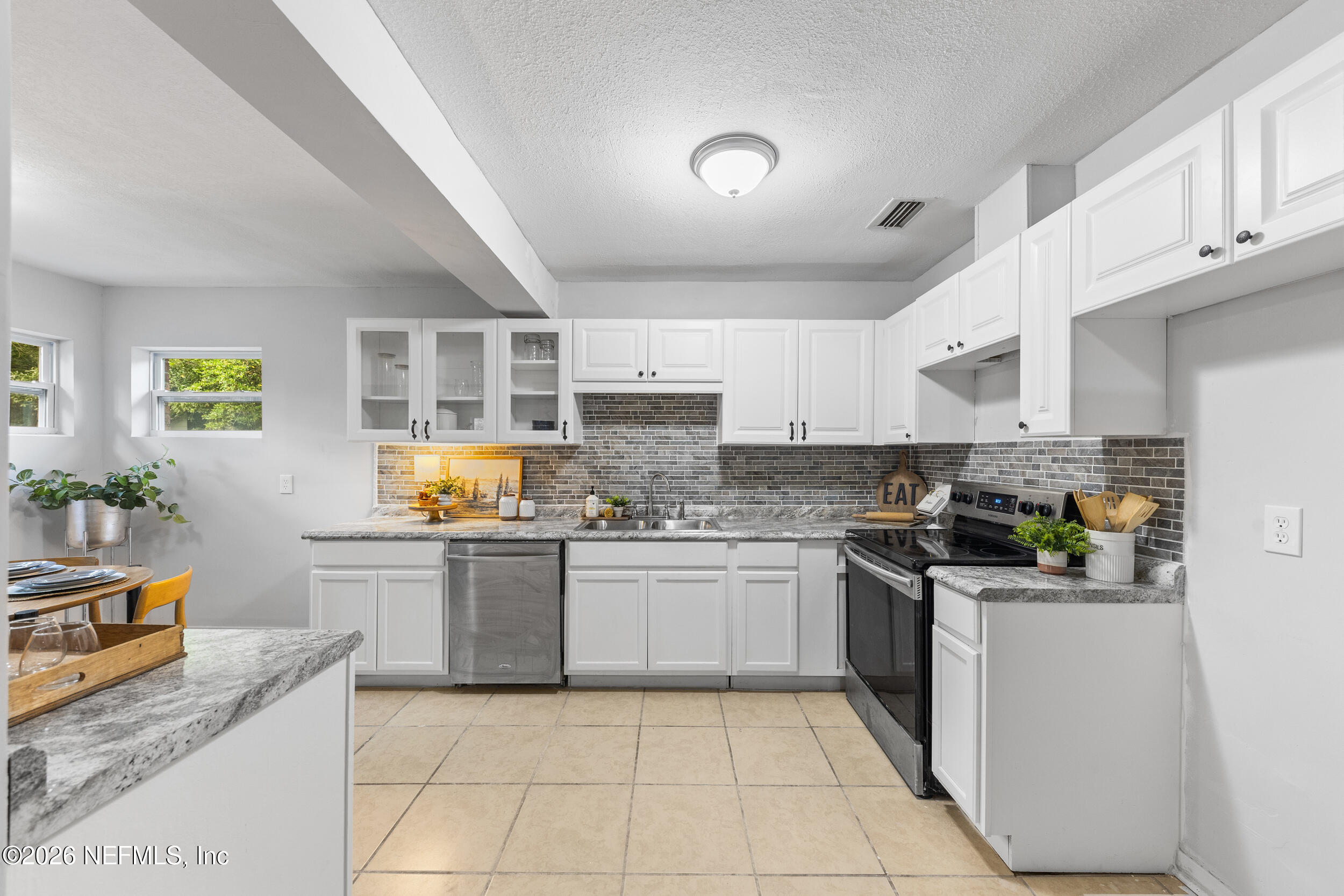 3639 RENDALE Drive N