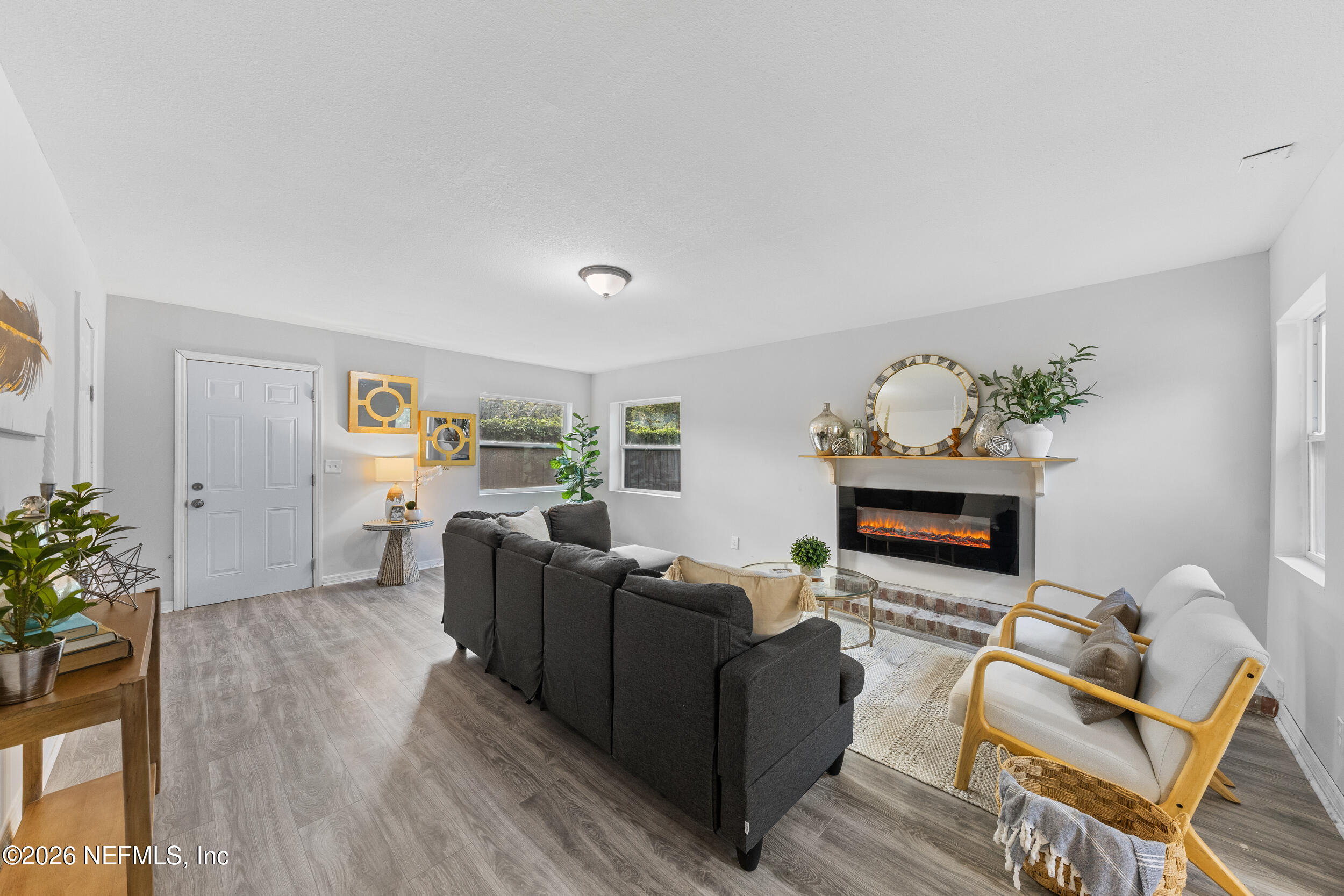 3639 RENDALE Drive N
