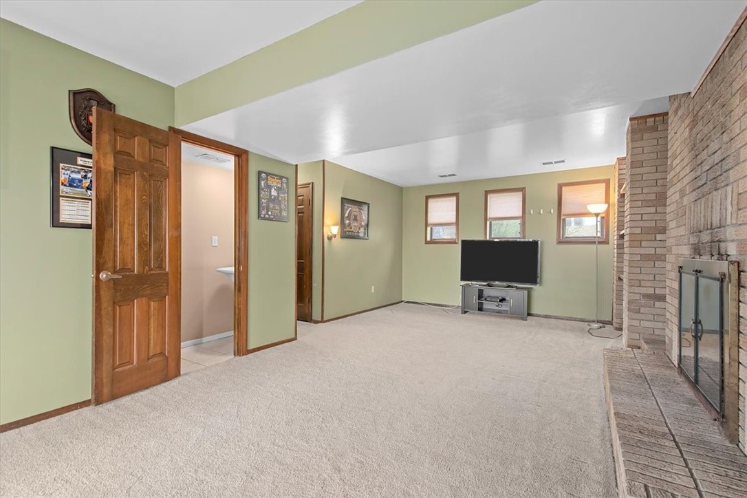 1382 GREAT OAK DRIVE