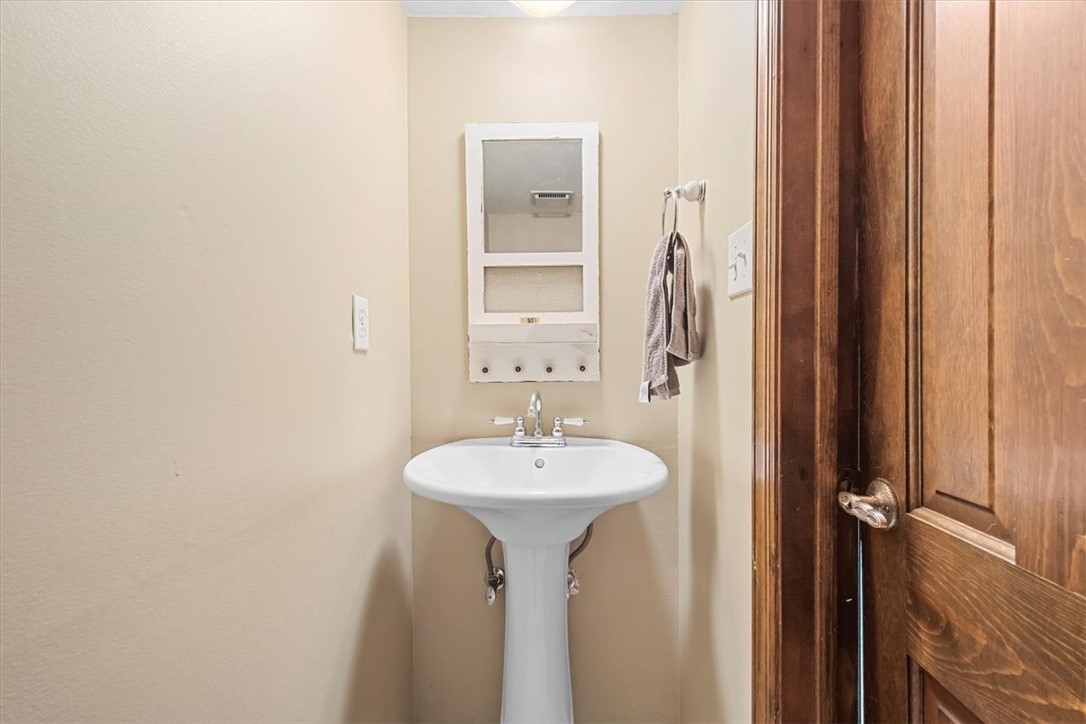 1382 GREAT OAK DRIVE