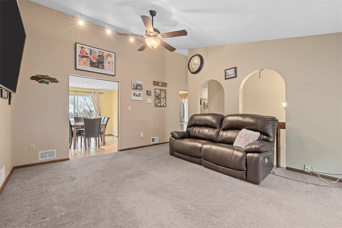 1382 GREAT OAK DRIVE