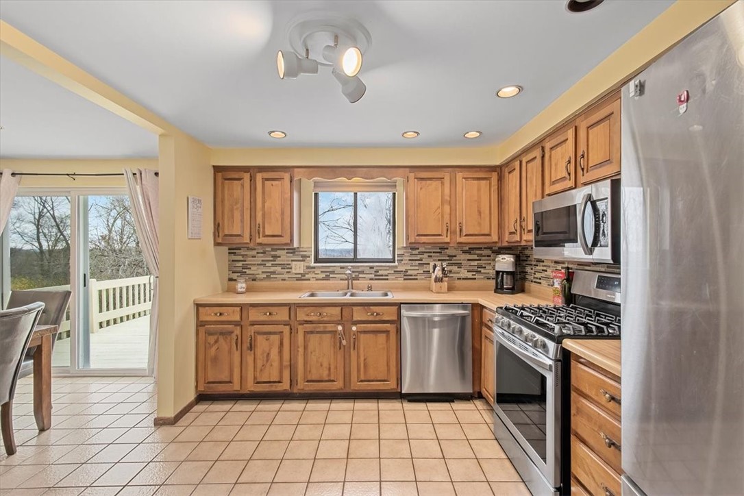 1382 GREAT OAK DRIVE