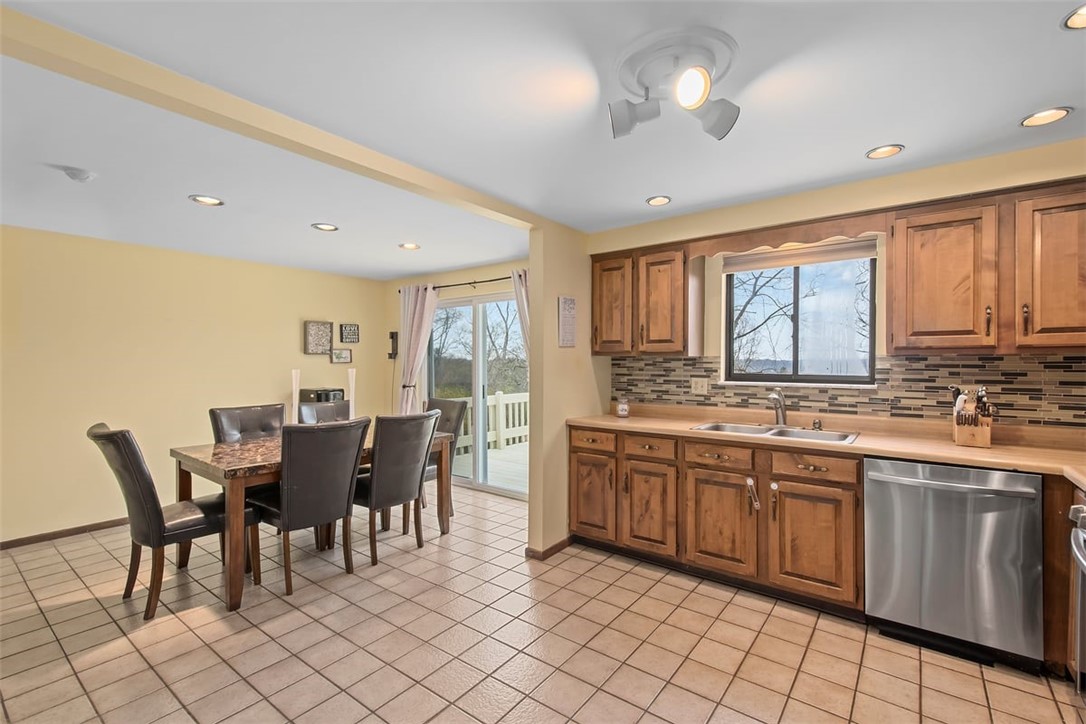 1382 GREAT OAK DRIVE