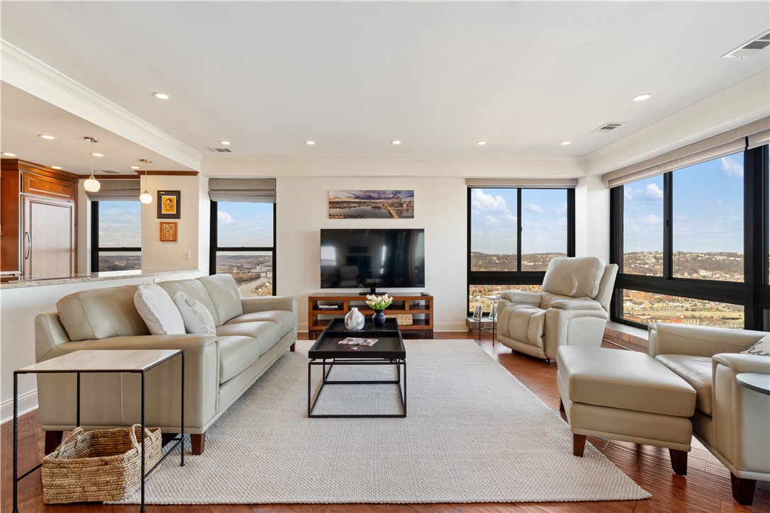 1700 Grandview Ave 503