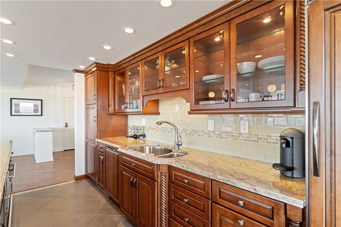 1700 Grandview Ave 503