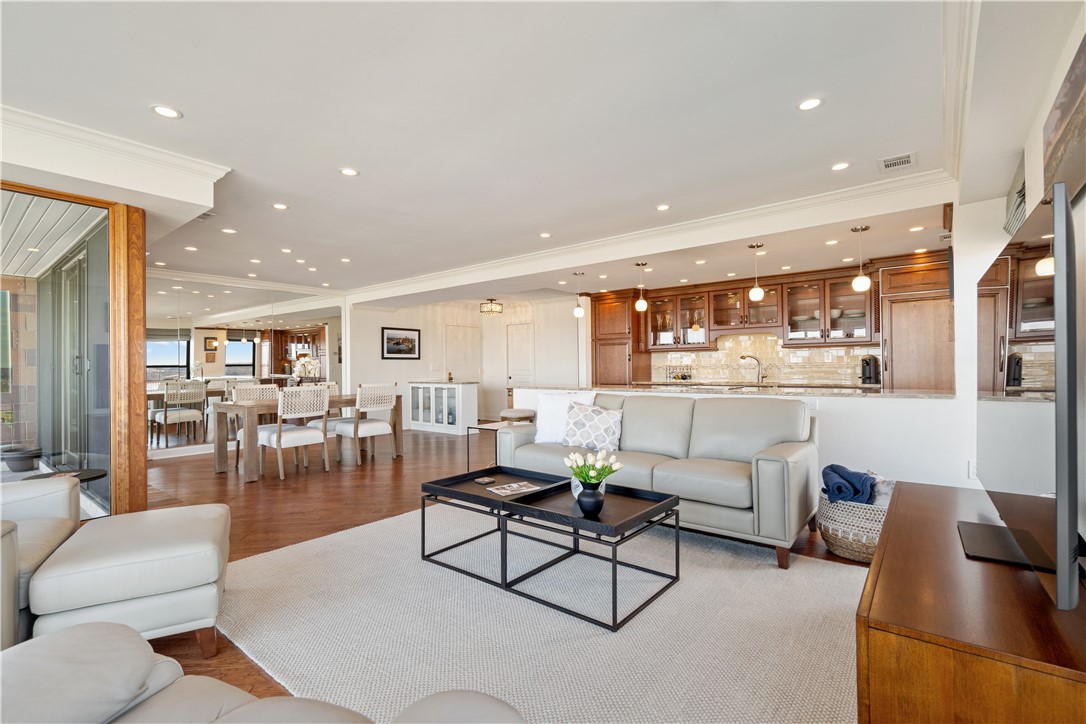 1700 Grandview Ave 503