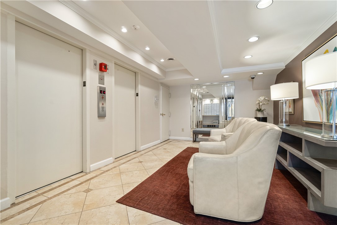 1700 Grandview Ave 503