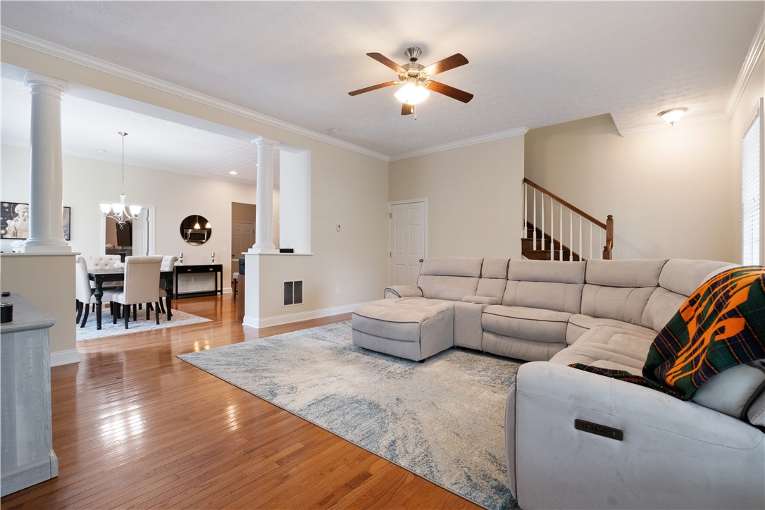 1227 Newbury Highland