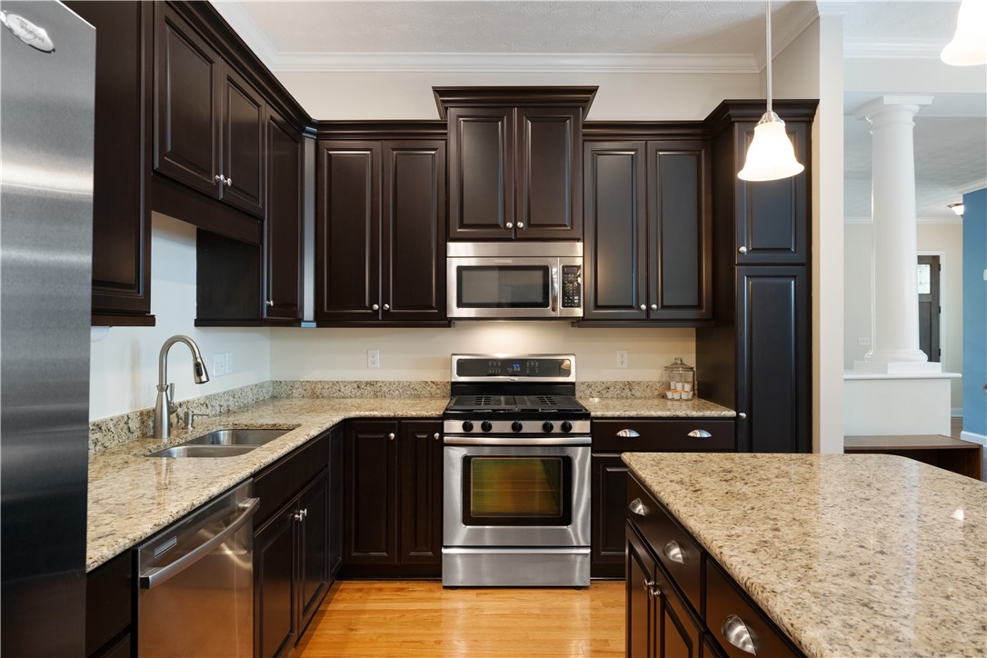 1227 Newbury Highland