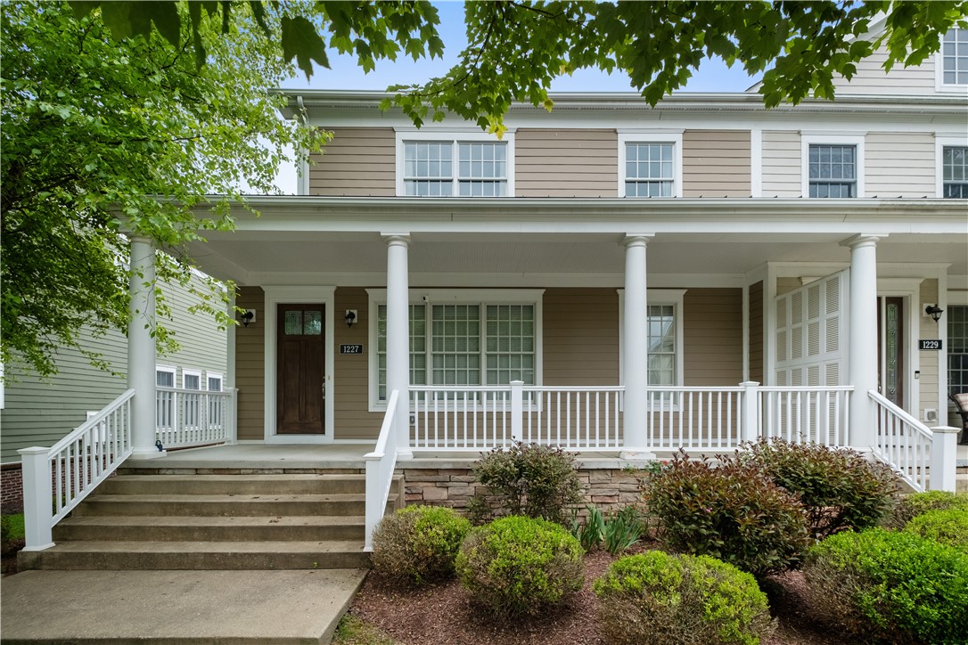 1227 Newbury Highland