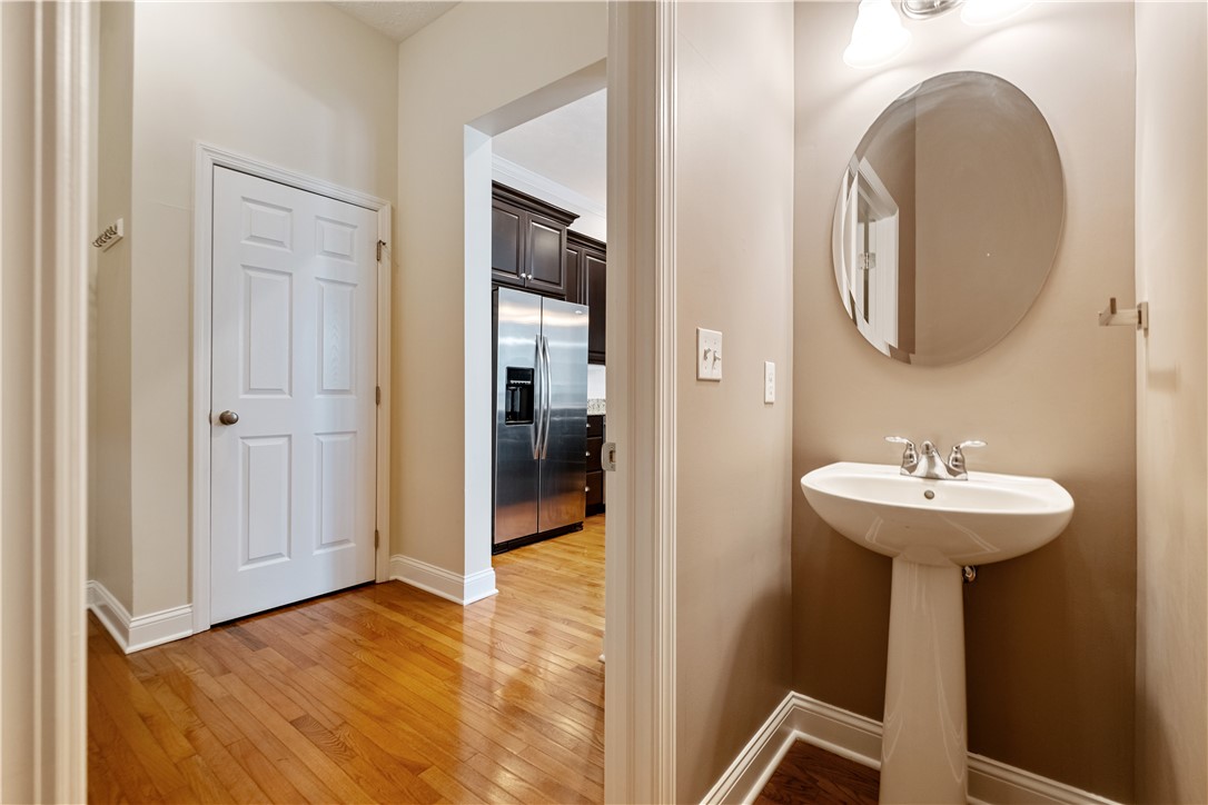 1227 Newbury Highland