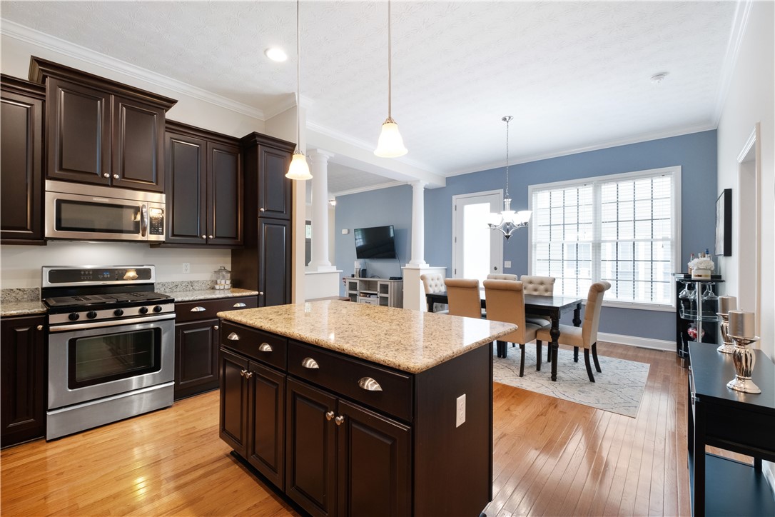 1227 Newbury Highland