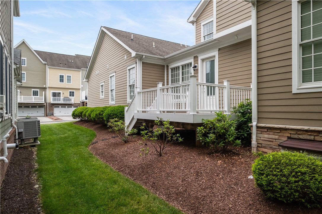 1227 Newbury Highland