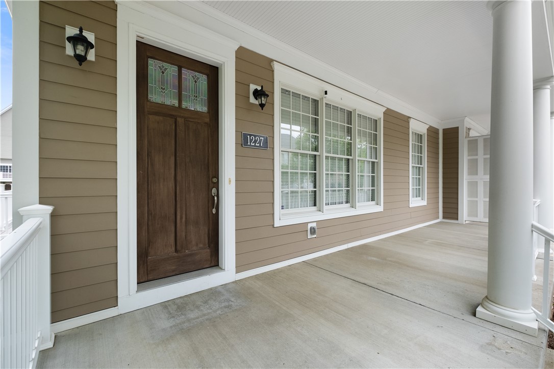 1227 Newbury Highland