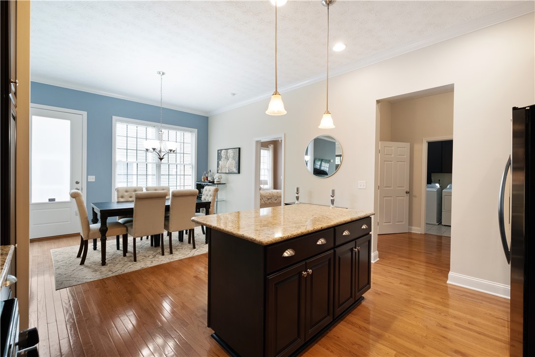 1227 Newbury Highland