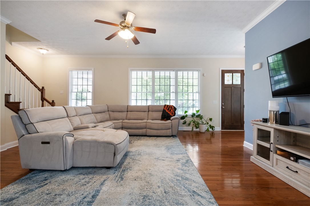 1227 Newbury Highland