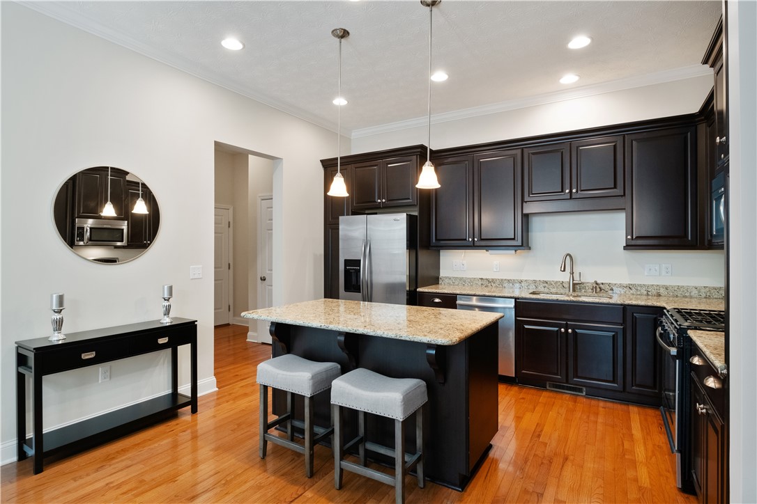 1227 Newbury Highland